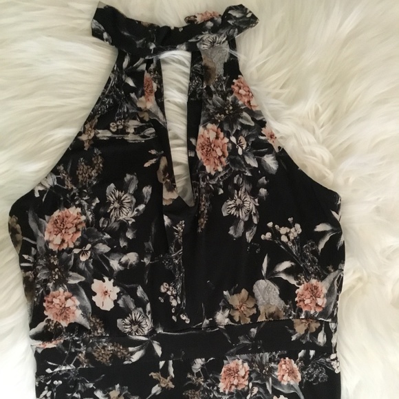 Veronica M Boho Chic Halter Maxi Dress - Picture 7 of 8